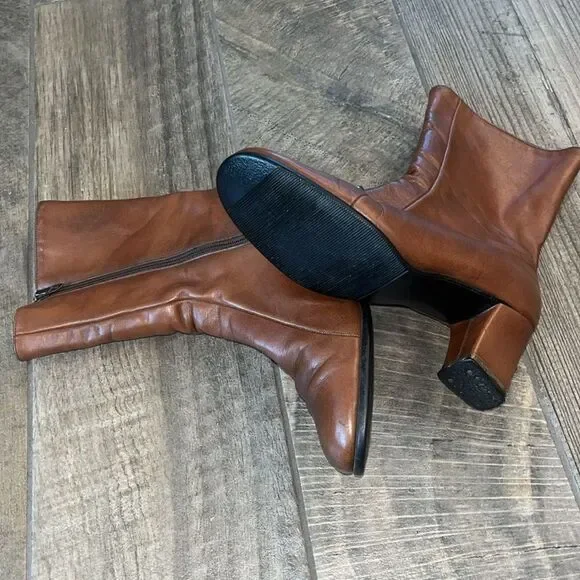 Vintage Goloboots in mid calf brown leather, 2.5”heel - Picture 3 of 9